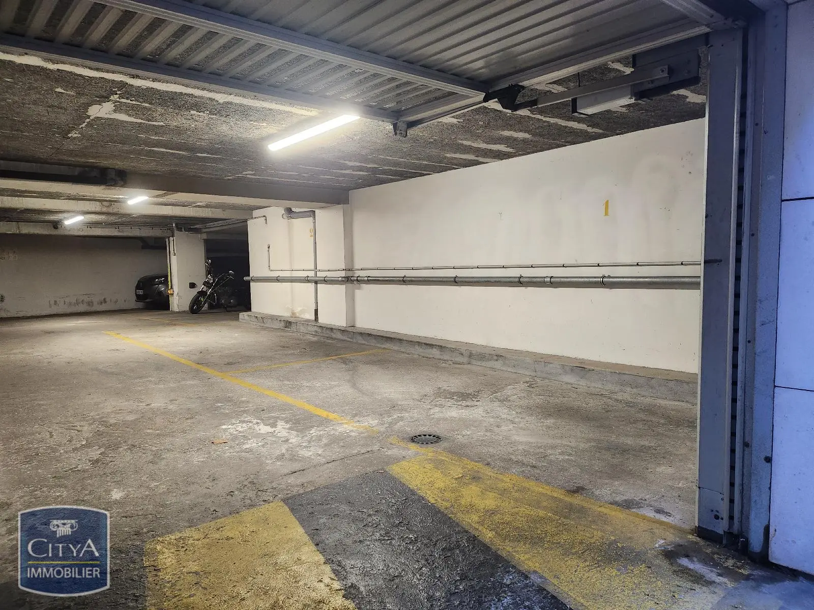 Photo 1 Parking