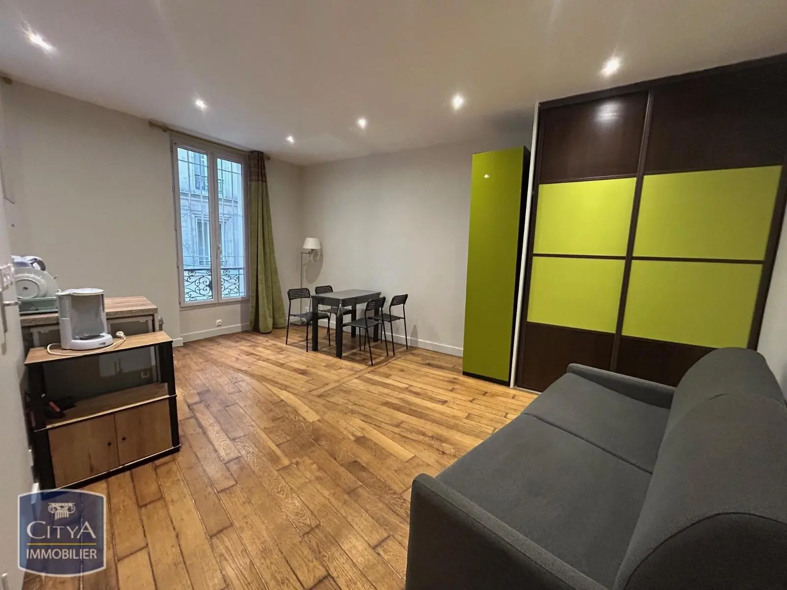 Photo 1 Appartement 1 pièce 27m²