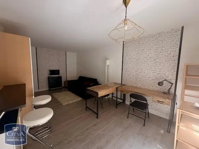 Photo 2 Appartement 1 pièce 32.9m²