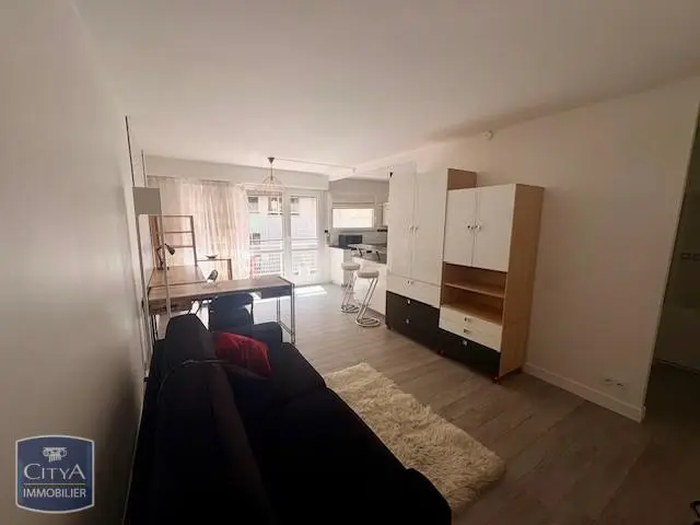 Photo 1 Appartement 1 pièce 32.9m²