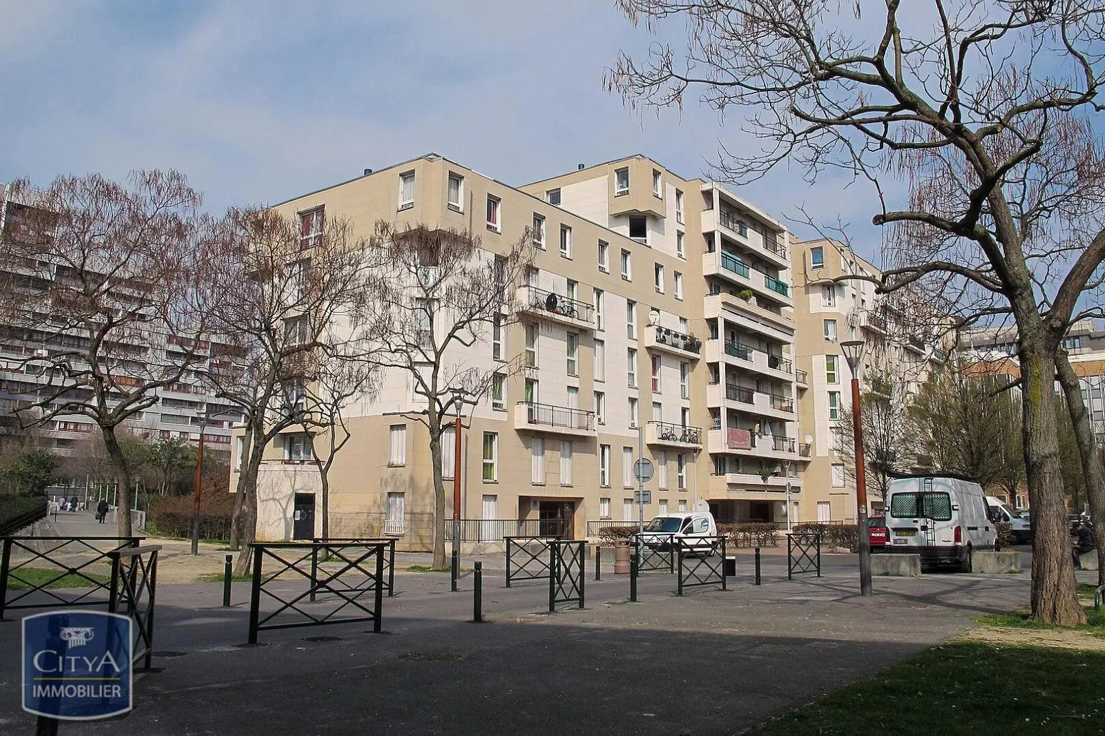 Photo 1 Parking