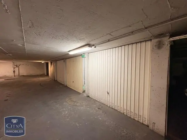 Photo 1 Parking