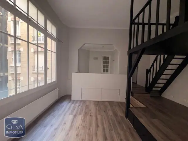 Photo 1 Appartement 1 pièce 48.27m²