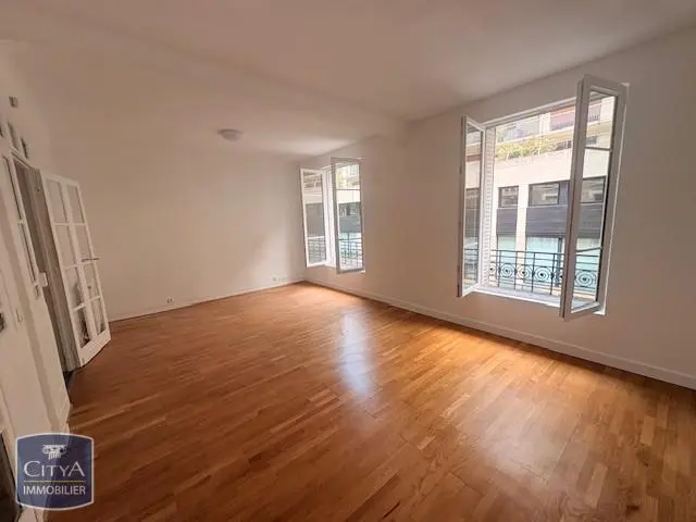 Photo 2 Appartement 1 pièce 33m²