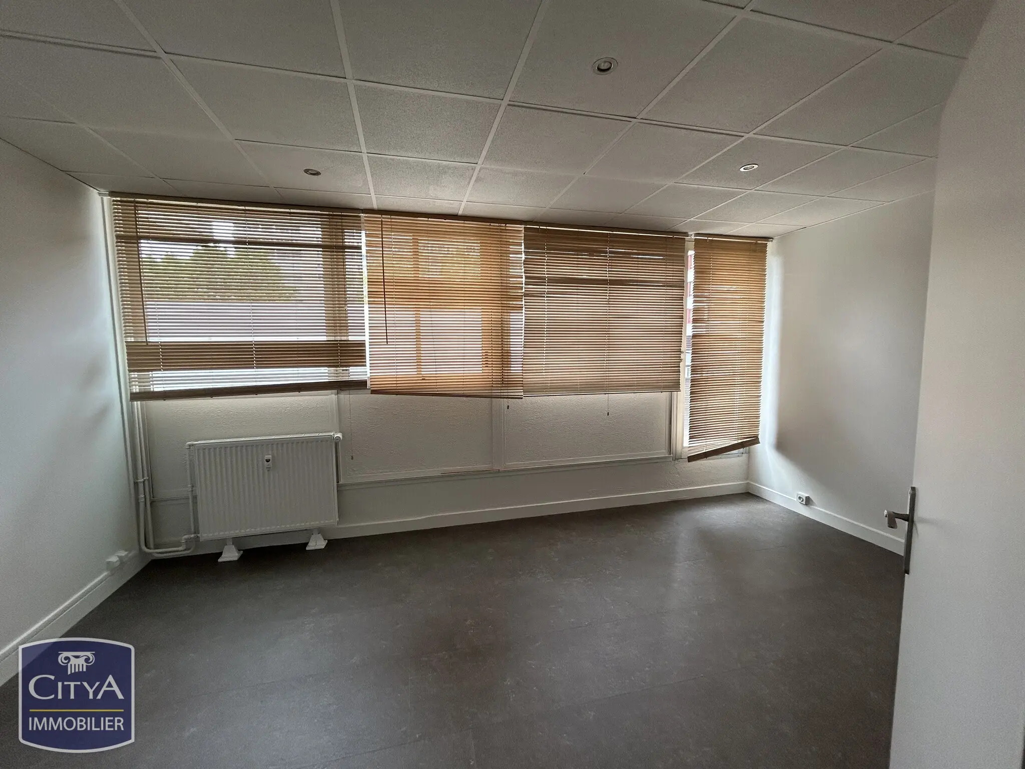 Photo 11 Local Commercial 335.21m²