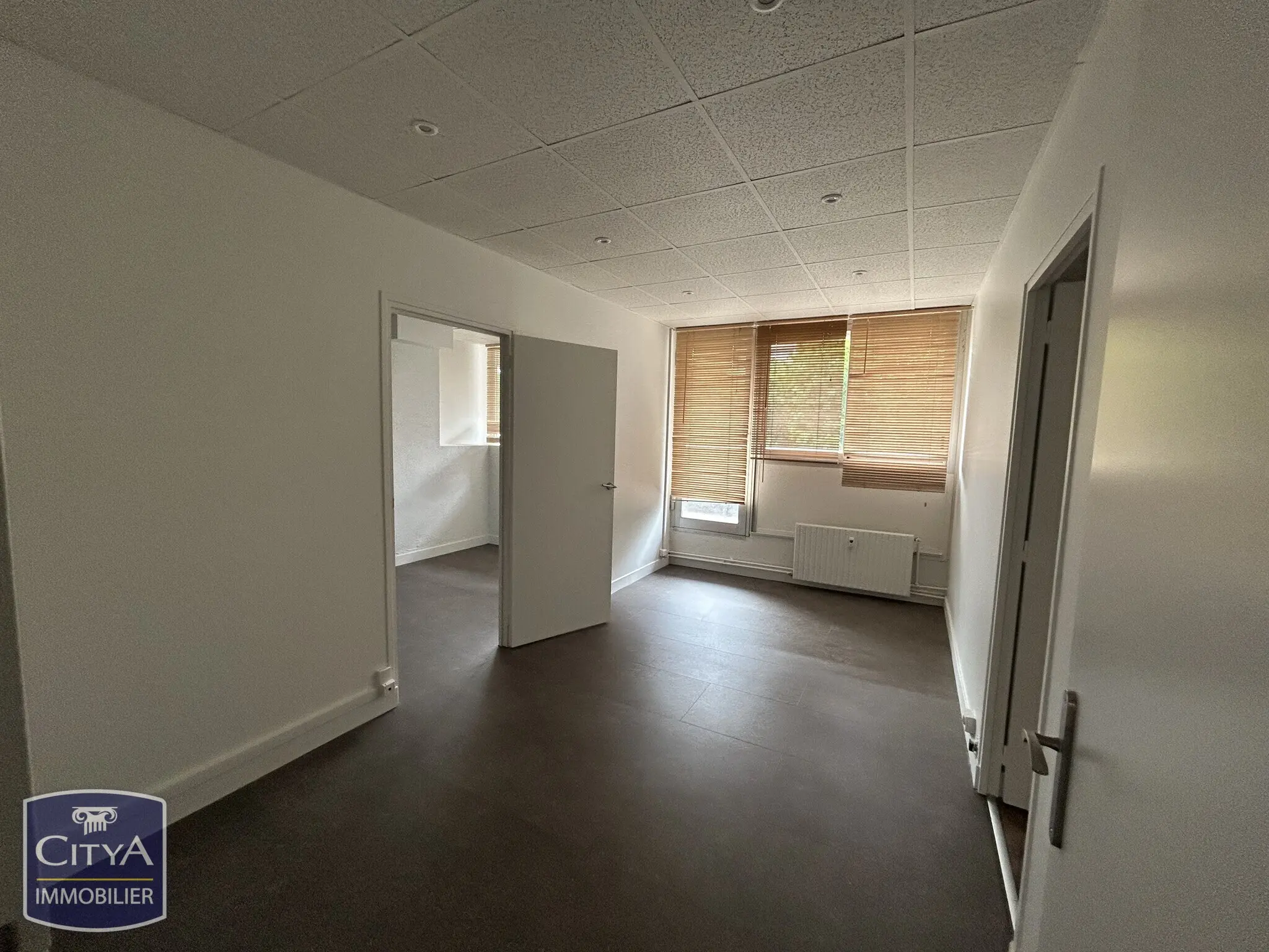 Photo 5 Local Commercial 335.21m²