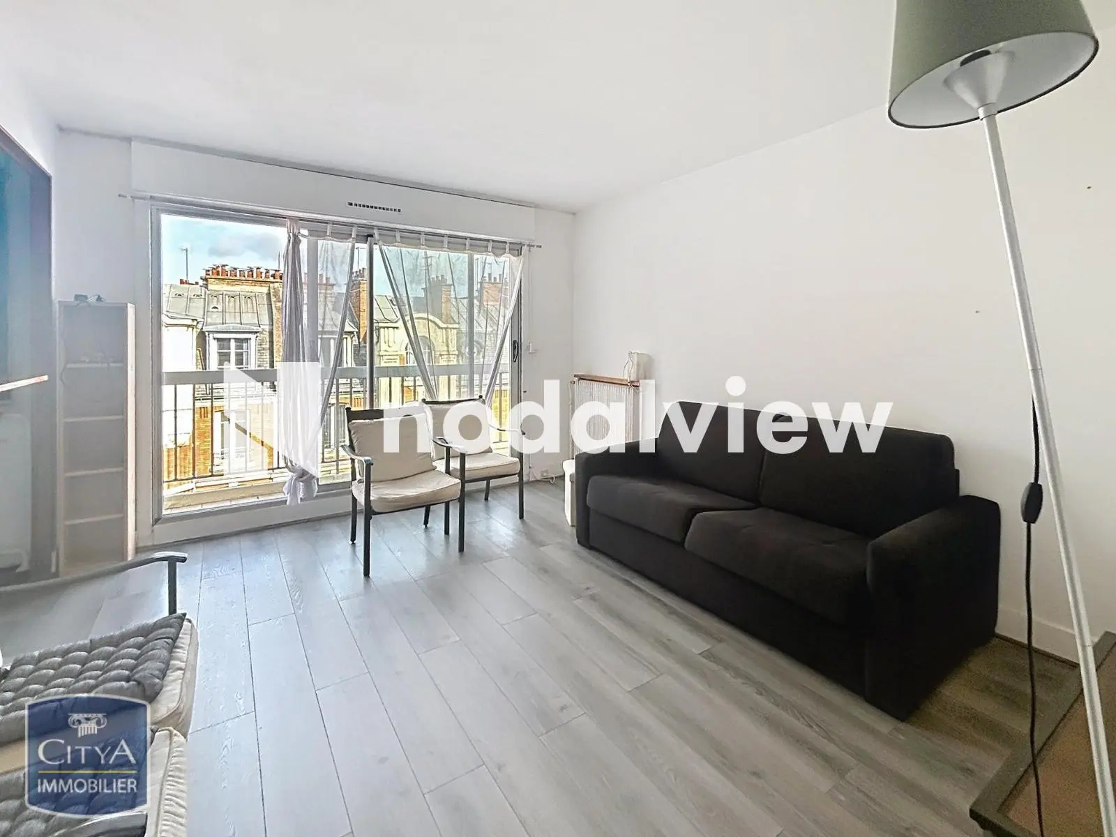 Photo 2 Appartement 1 pièce 27m²