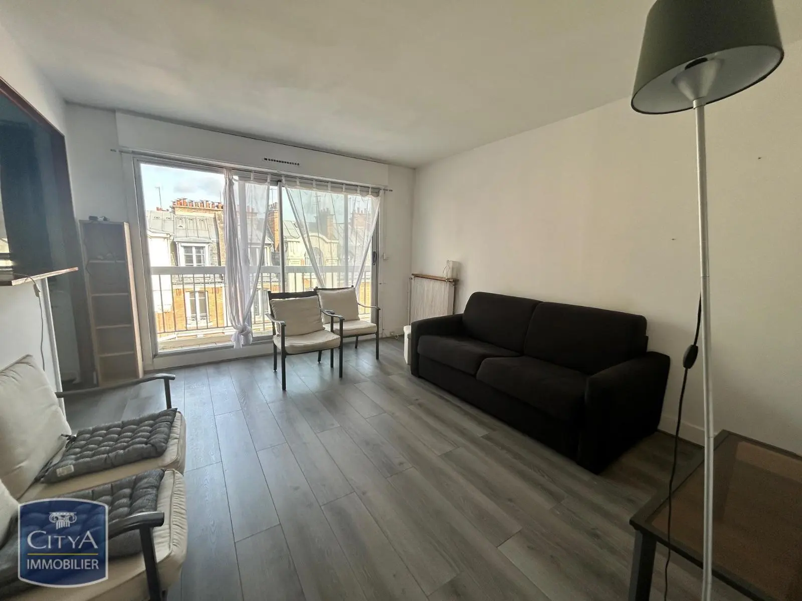 Photo 2 Appartement 1 pièce 27m²