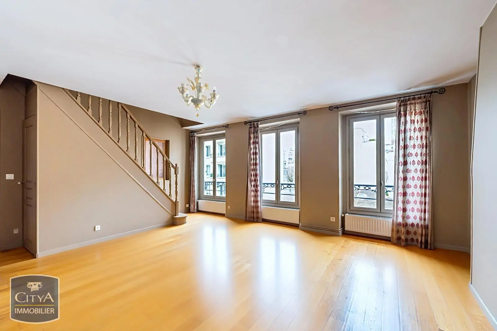 Photo 2 Appartement 6 pièces 120m²