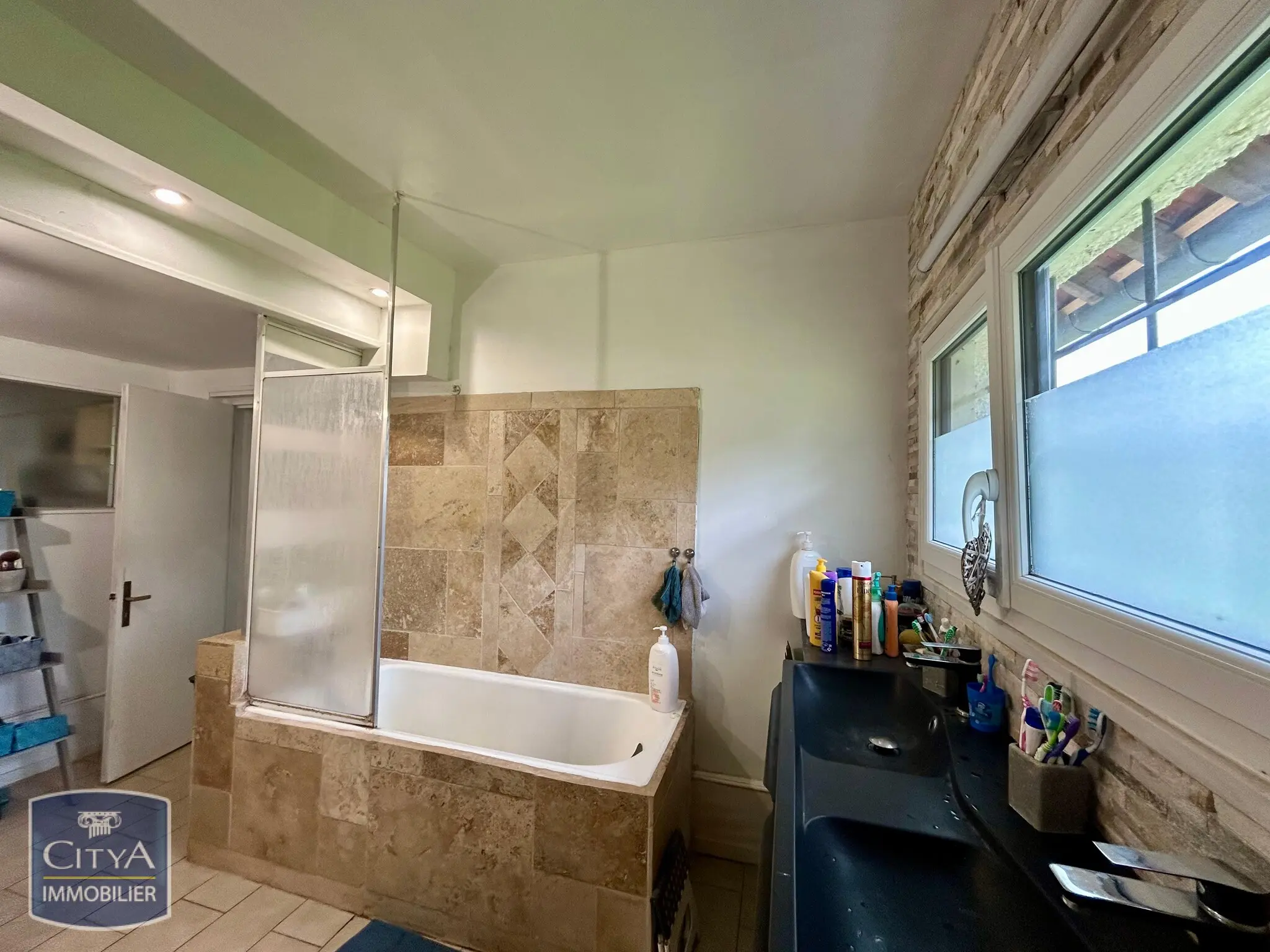 Photo 10 Maison 11 pièces 232m²