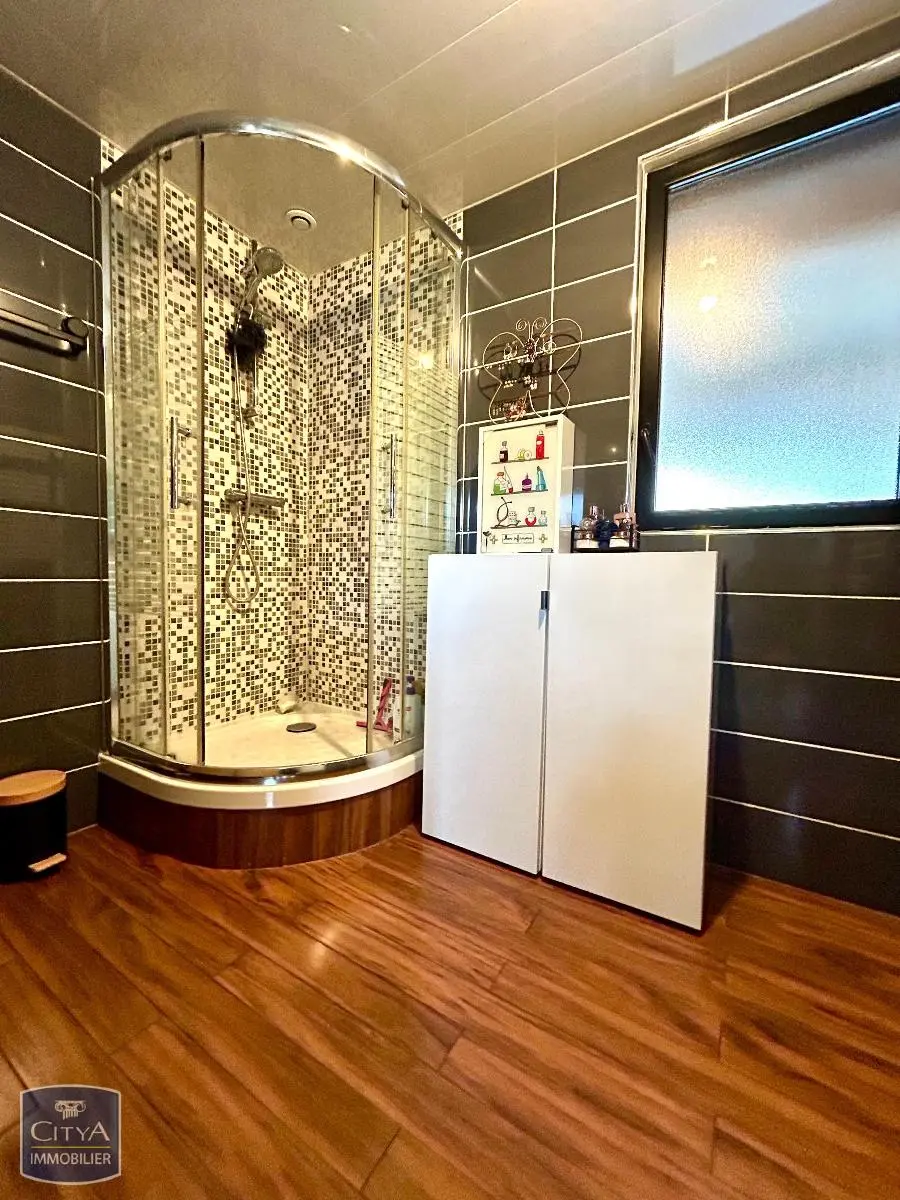 Photo 9 Maison 6 pièces 145m²