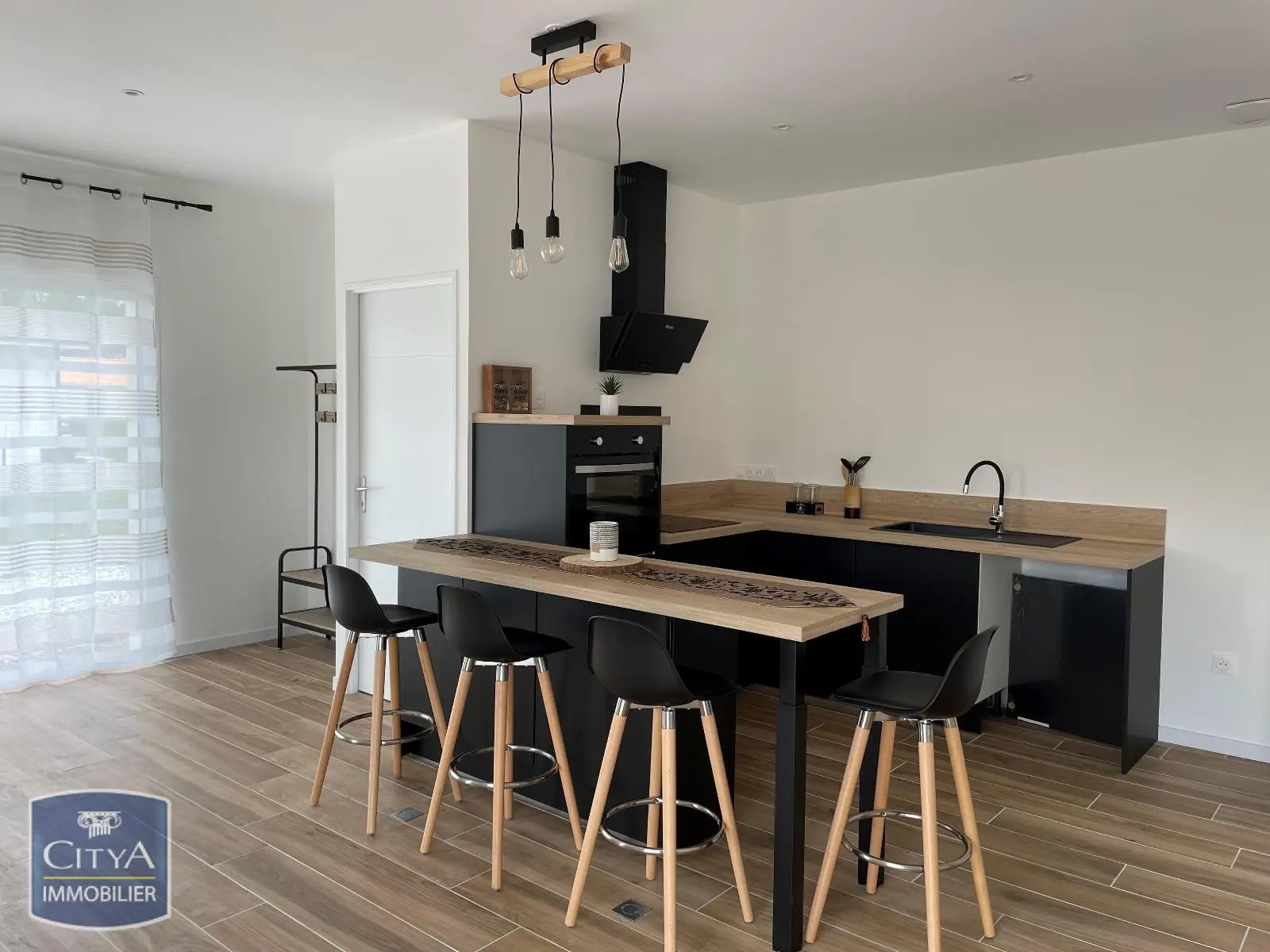 Photo 2 pour Maison 4 pièces 99.2m² Photo 2 Maison 4 pièces 99.2m²