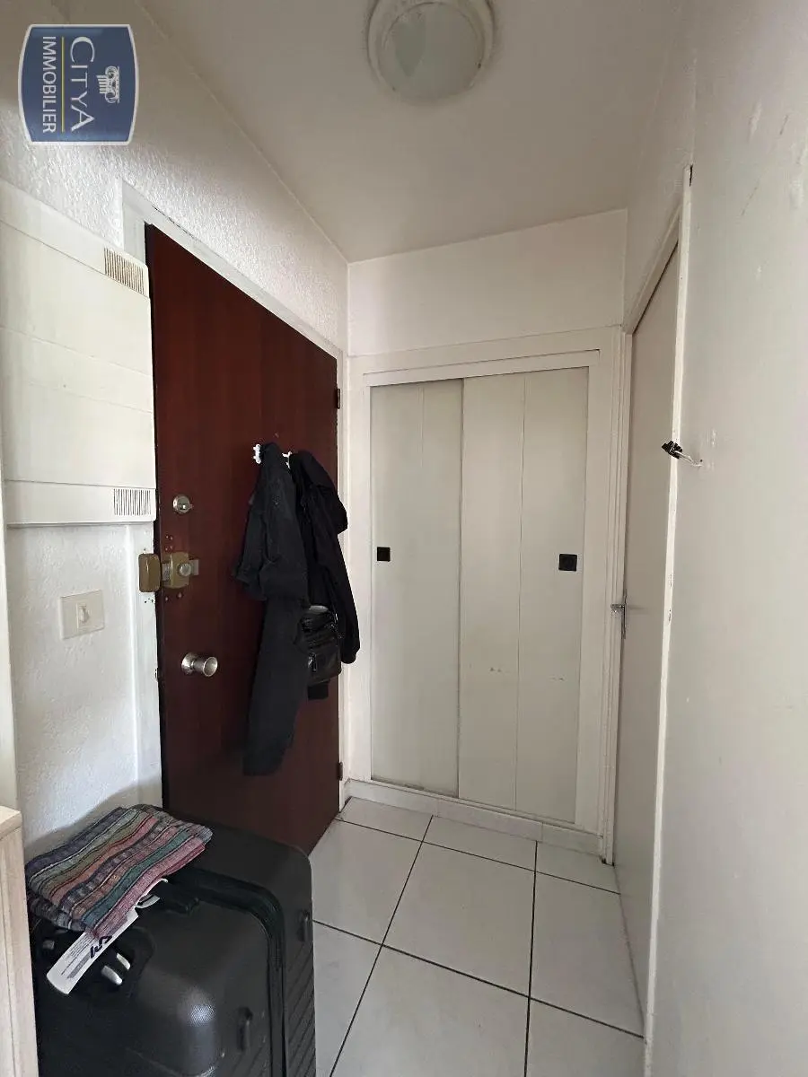 Photo 2 Appartement 1 pièce 15.63m²
