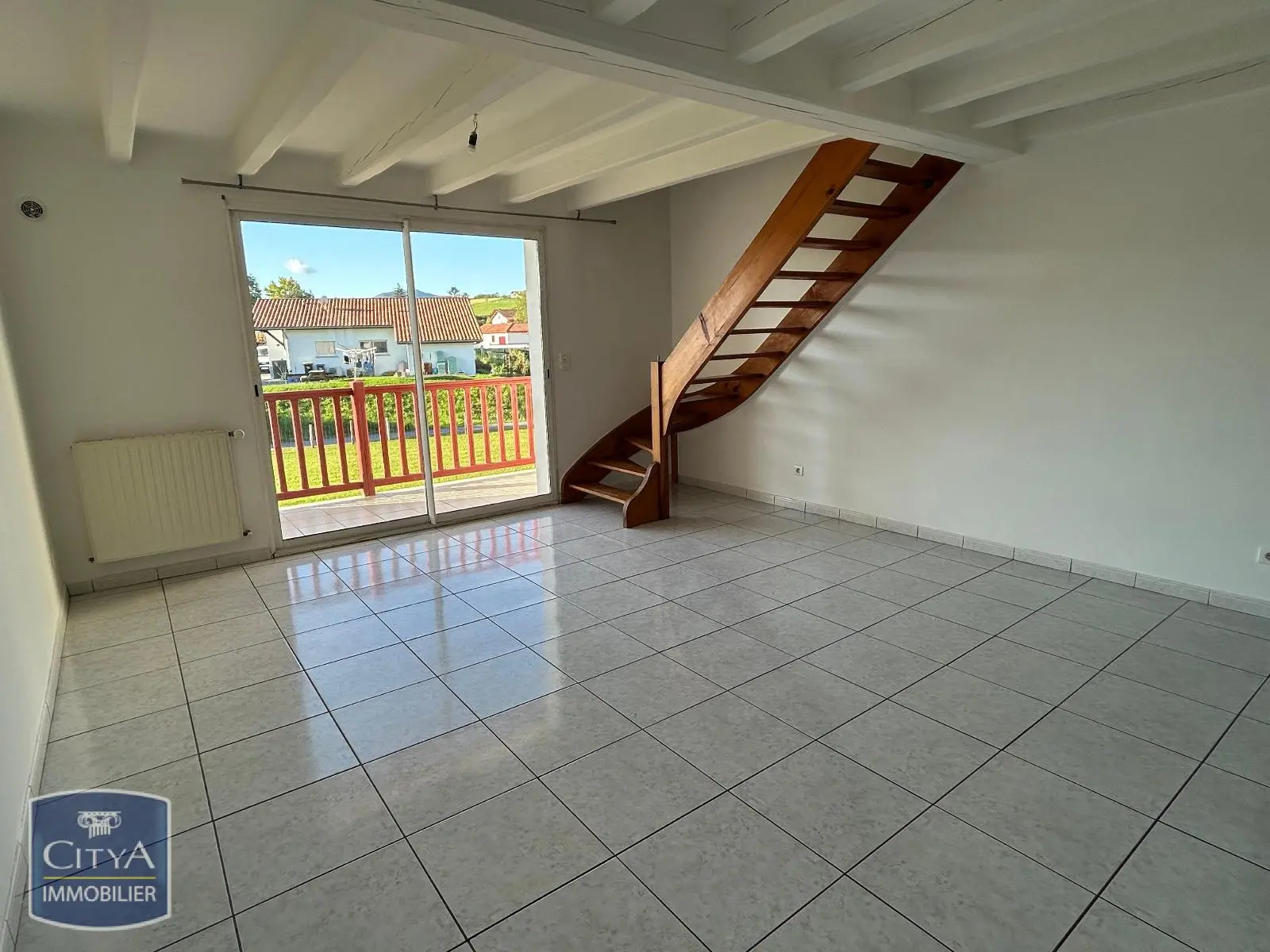 Photo 1 Appartement 5 pièces 107.98m²