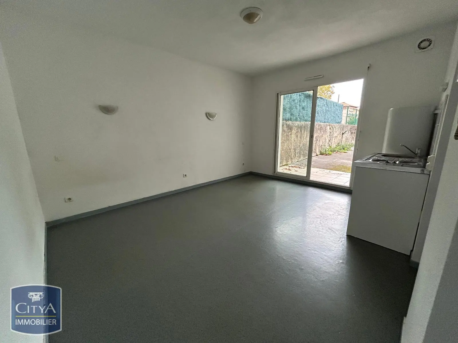 Photo 1 Appartement 1 pièce 24m²