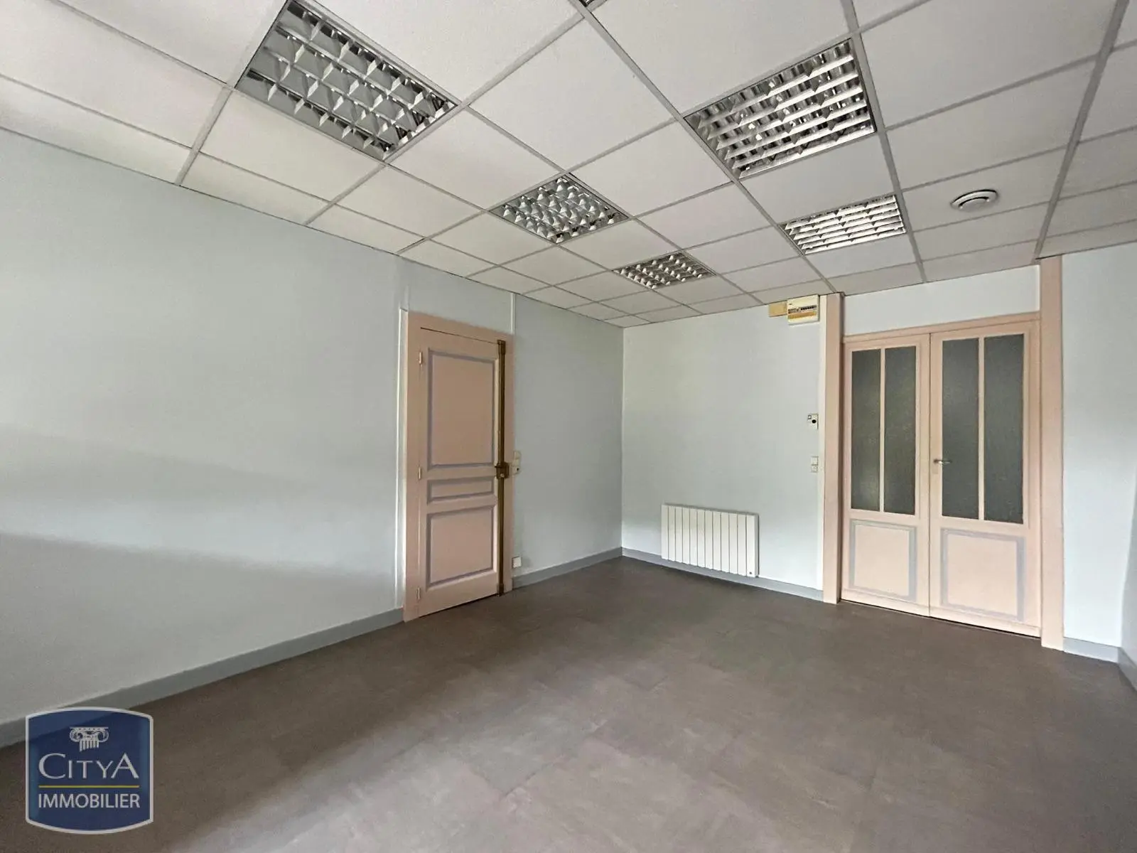 Photo 3 Local Professionnel 38m²