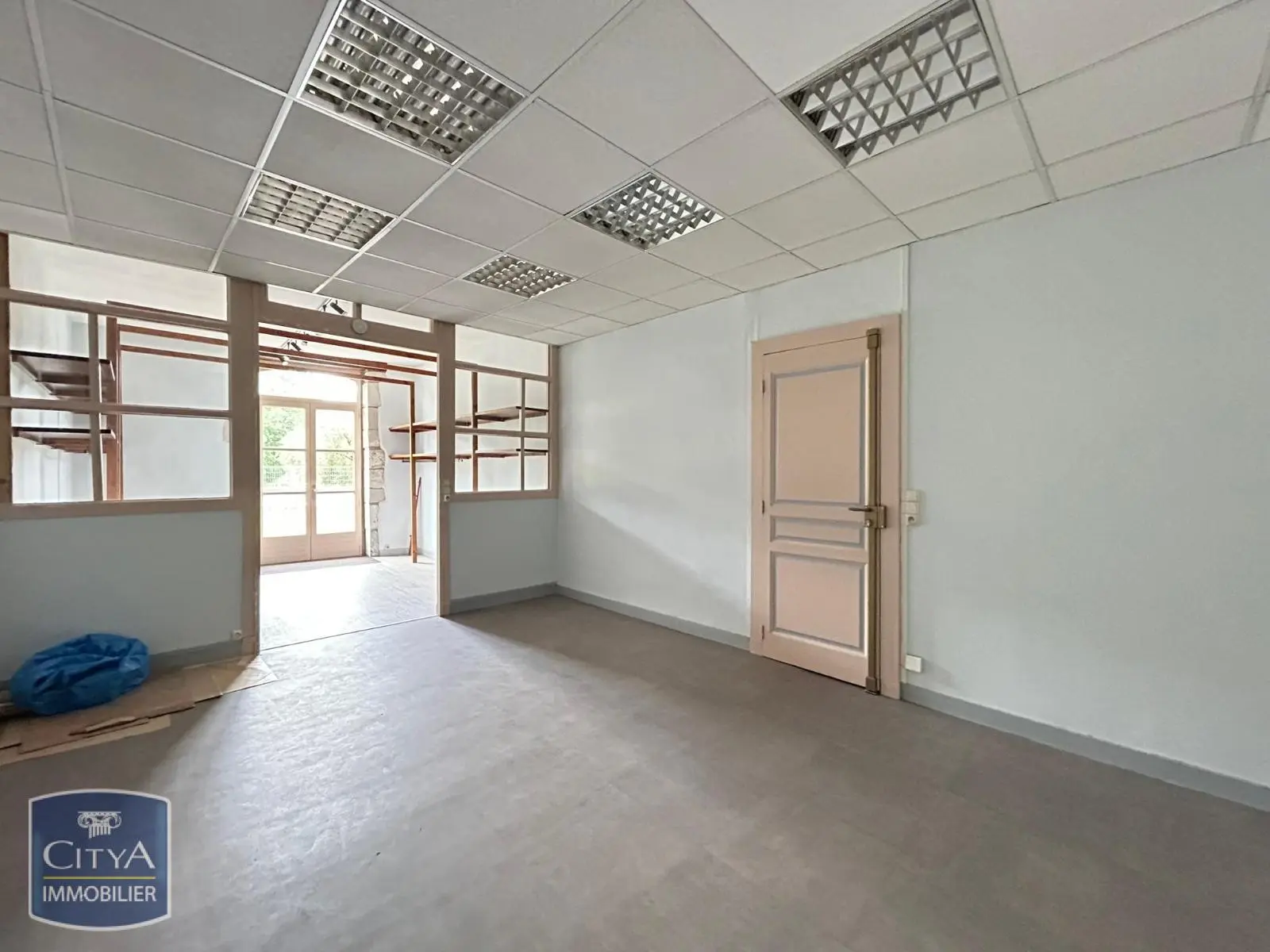 Photo 2 Local Professionnel 38m²