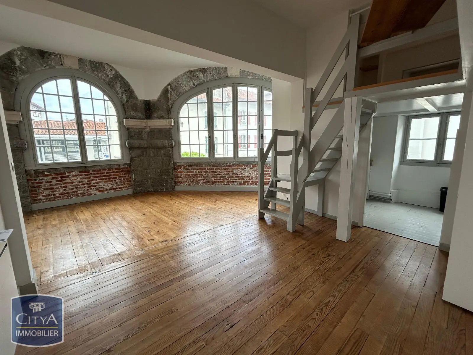 Photo 1 Appartement 1 pièce 37m²