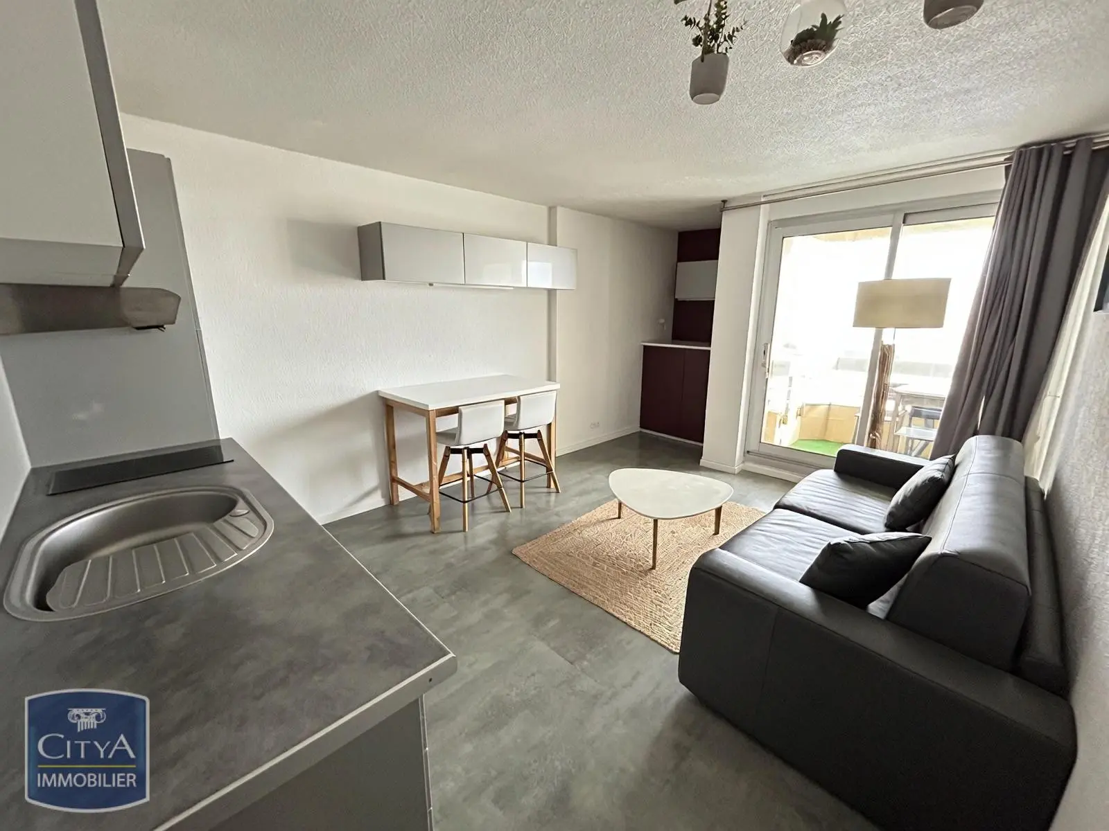 Photo 1 Appartement 1 pièce 23.94m²