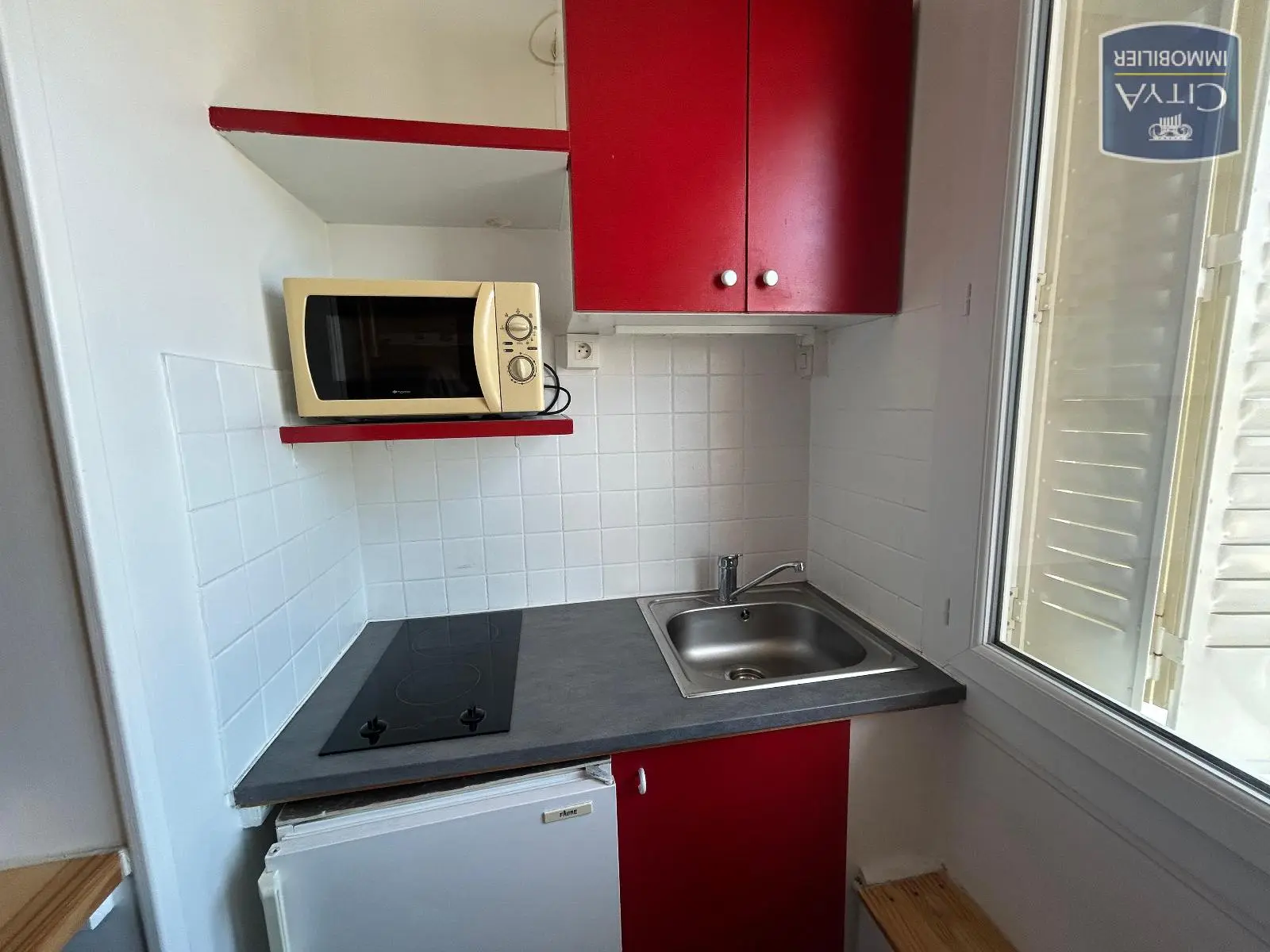 Photo 1 Appartement 1 pièce 9.2m²