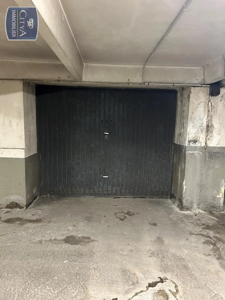 Photo 1 Parking