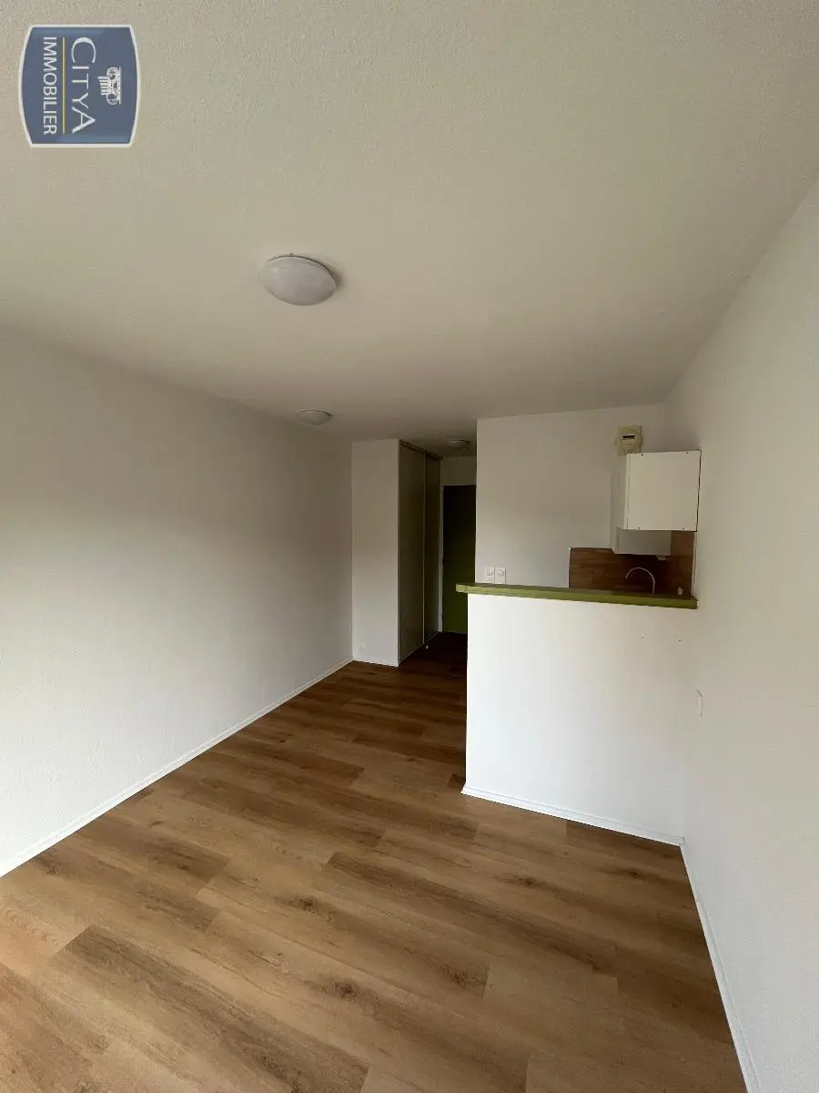 Photo 2 Appartement 1 pièce 17.05m²
