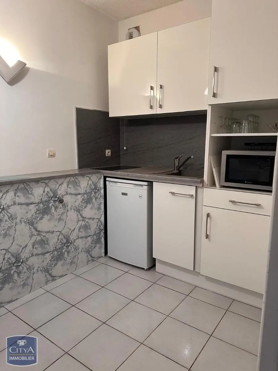 Photo 2 Appartement 1 pièce 28.13m²