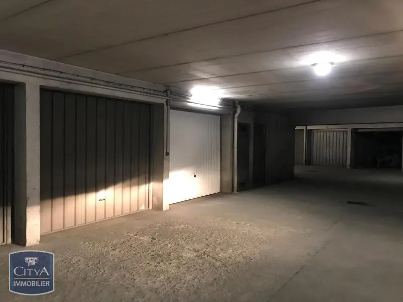 Photo 1 Parking 12m²