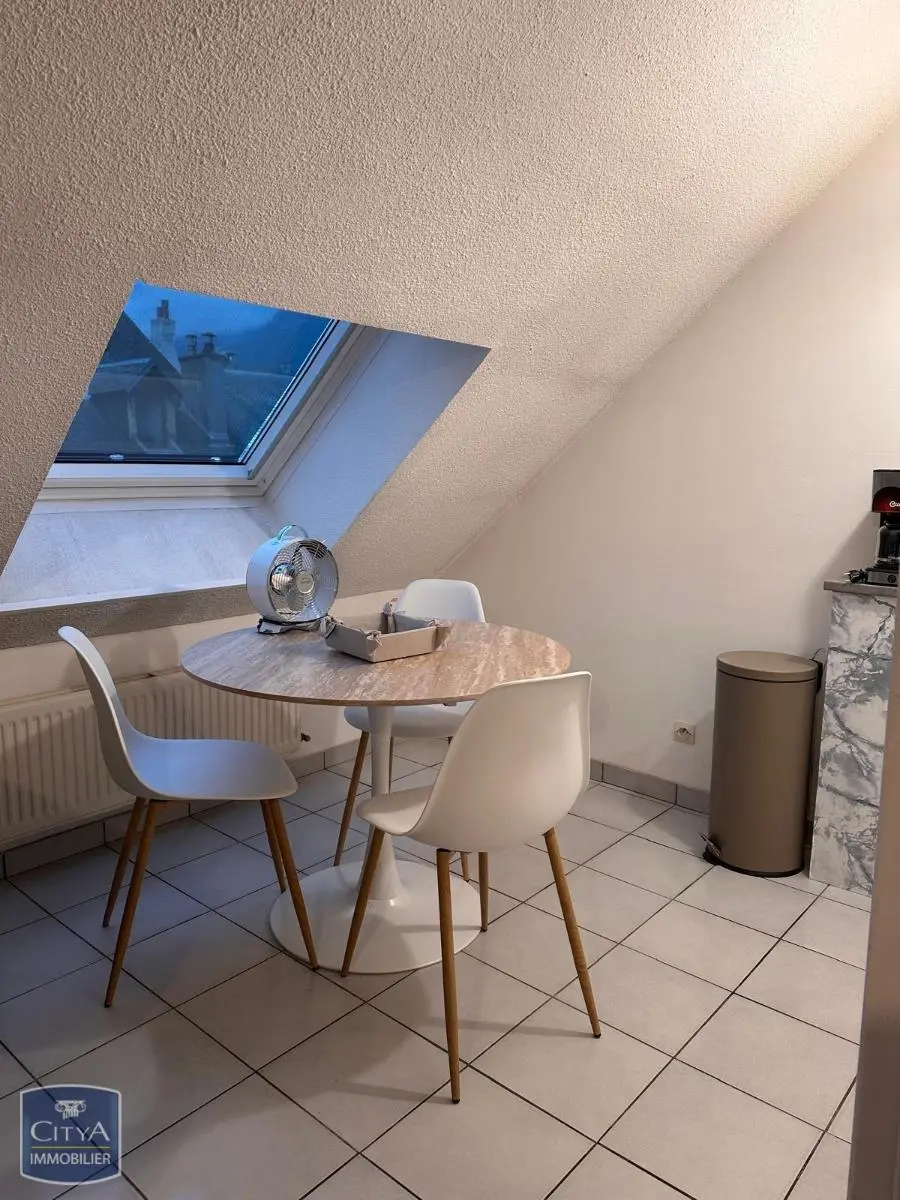 Photo 1 Appartement 1 pièce 28.13m²