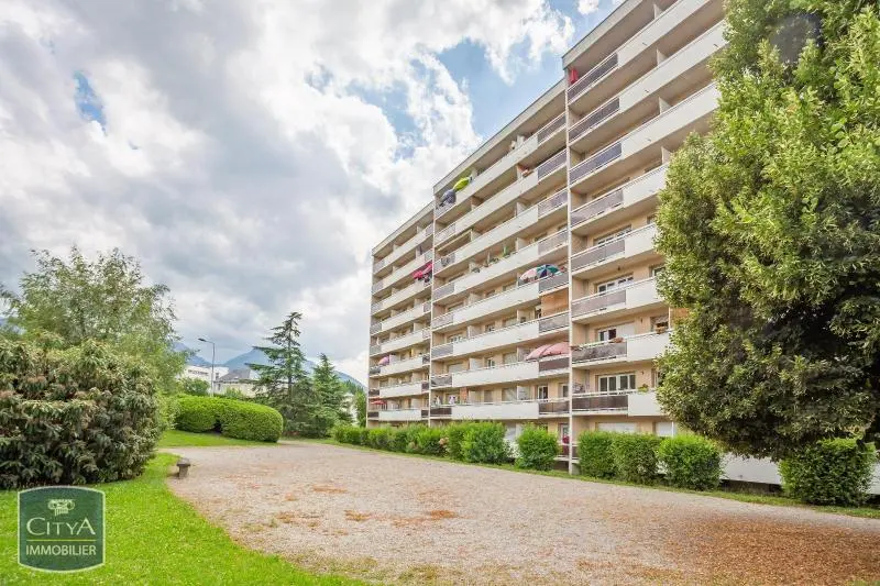 Photo 1 Appartement 1 pièce 27.6m²