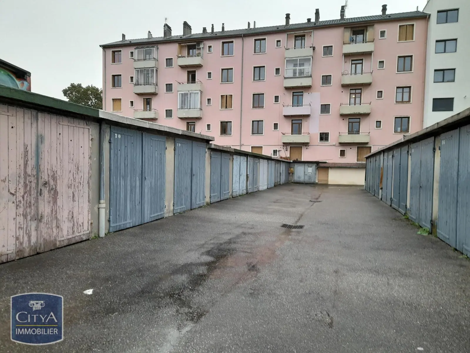 Photo 1 Parking