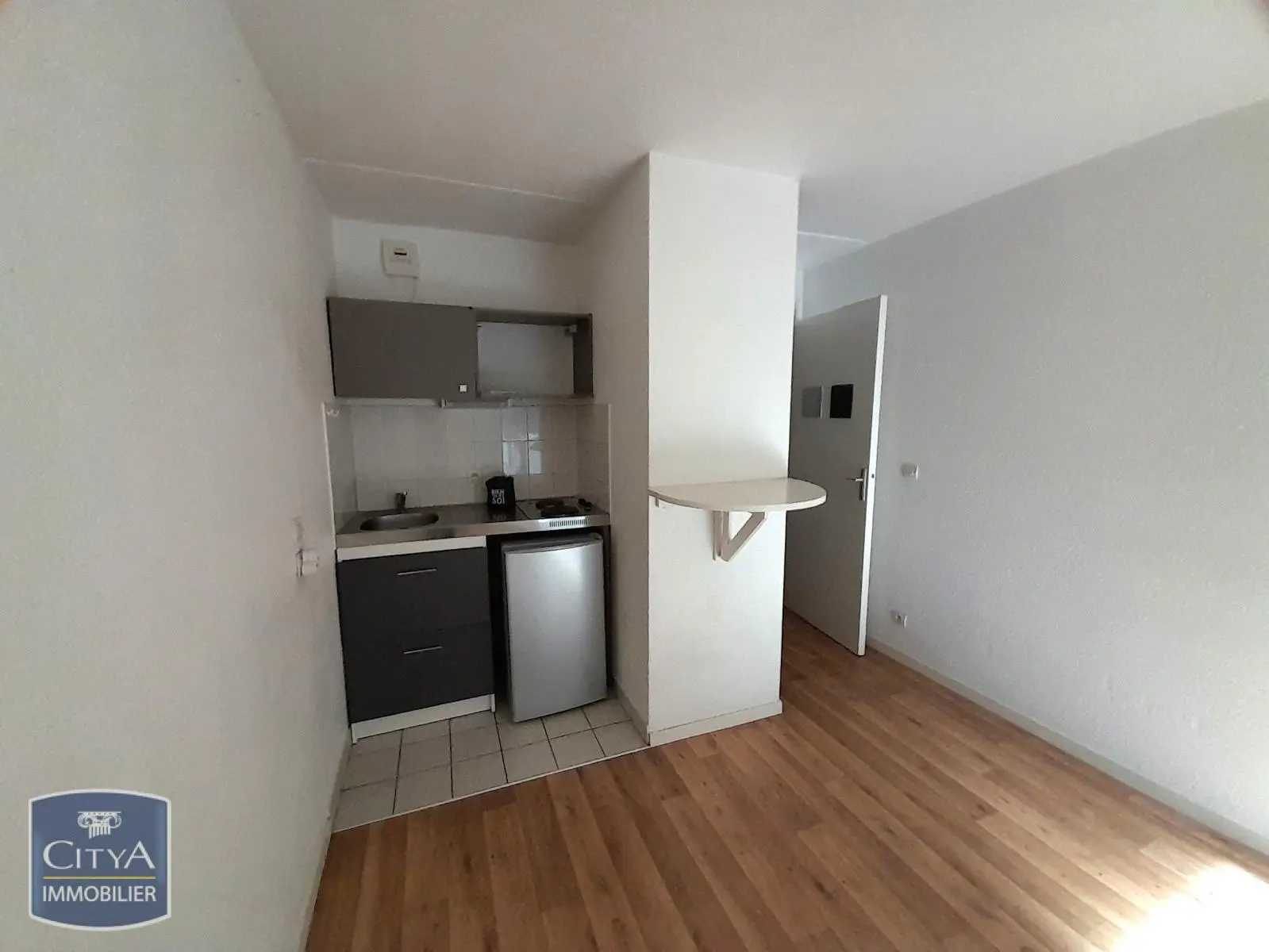 Photo 2 Appartement 1 pièce 21.88m²