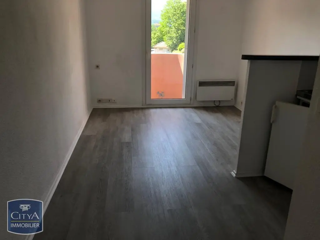 Photo 1 Appartement 1 pièce 18m²
