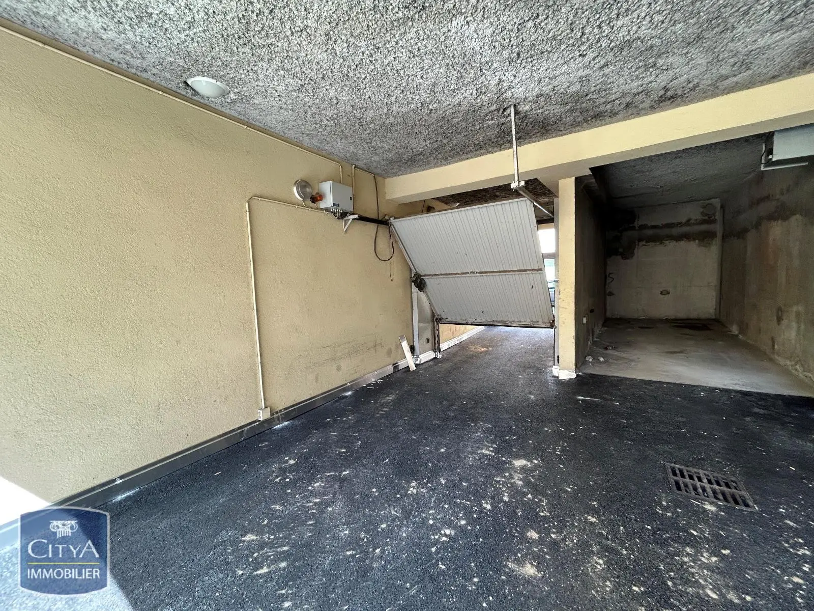 Photo 3 Parking