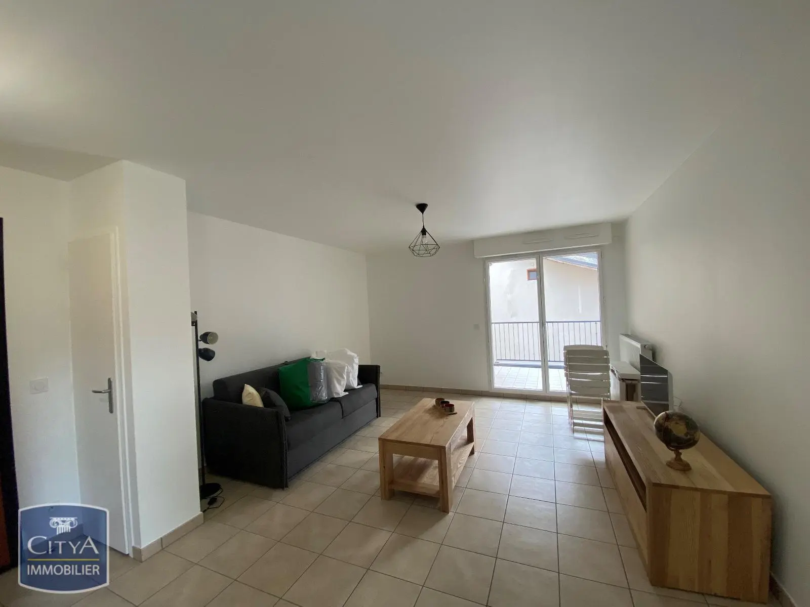 Photo 1 Appartement 1 pièce 32.65m²