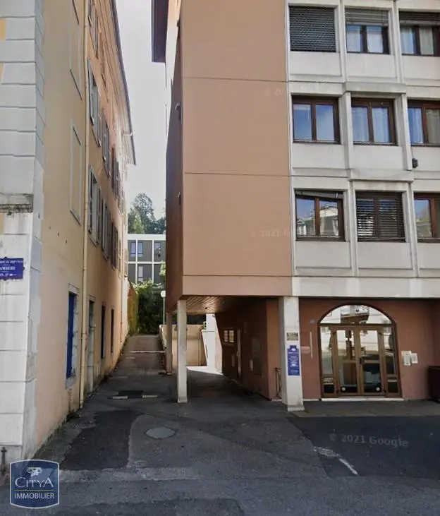 Photo 1 Parking