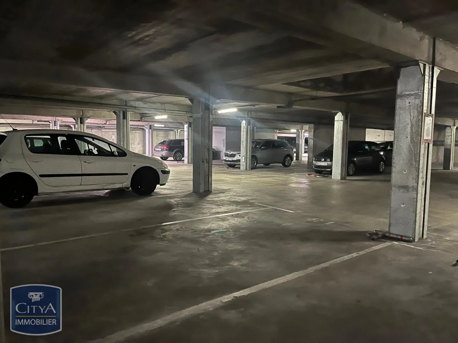 Photo 6 Parking