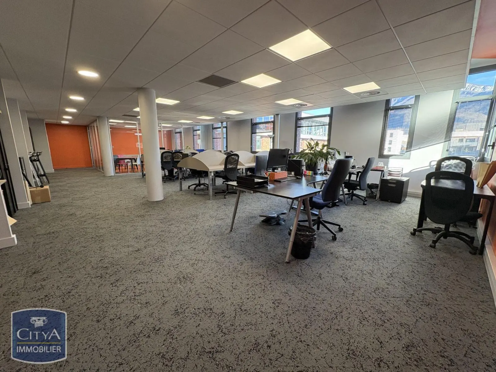 Photo 2 Local Professionnel 2 pièces 126m²