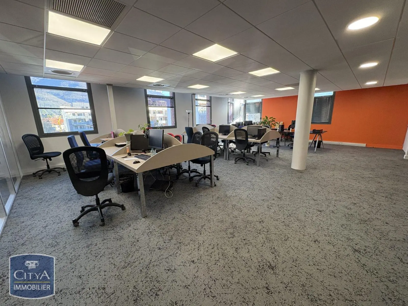 Photo 3 Local Professionnel 2 pièces 126m²