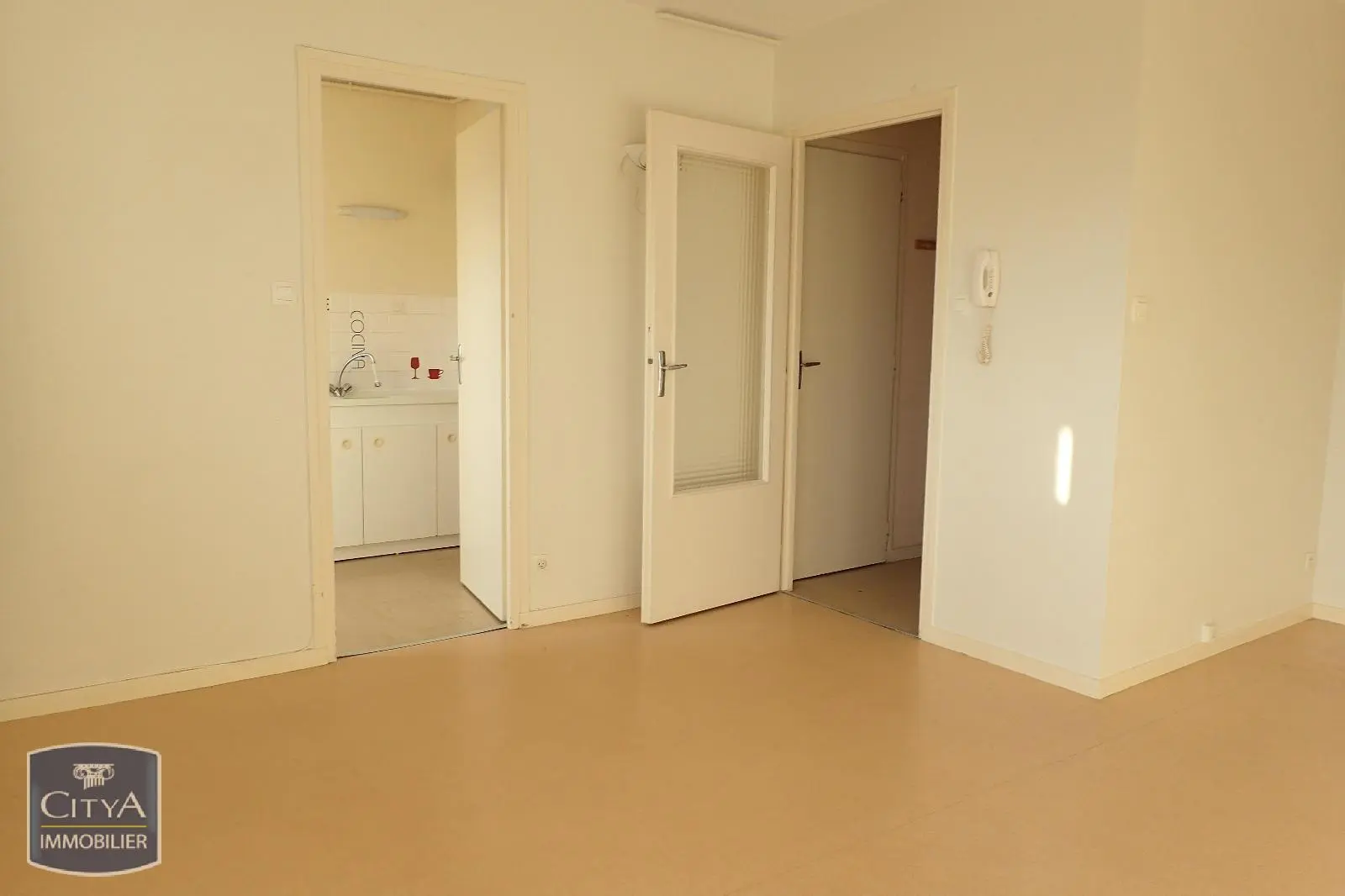 Photo 3 Appartement 1 pièce 27.6m²