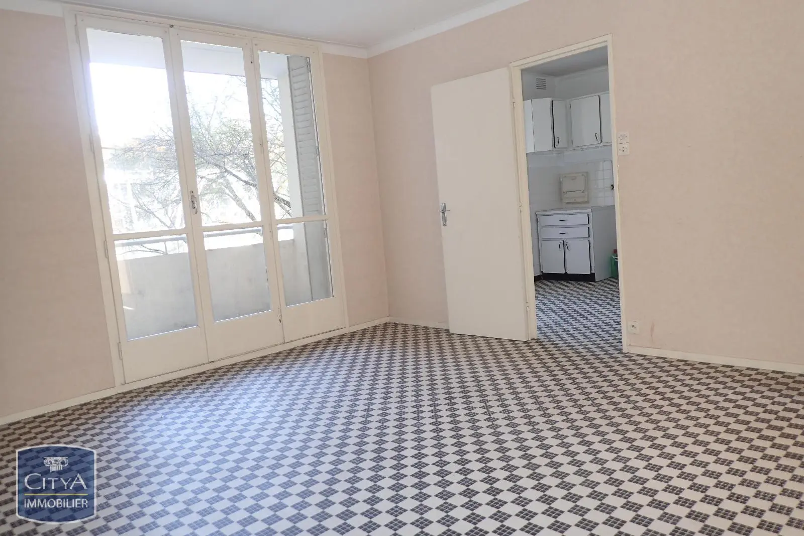 Photo 2 Appartement 4 pièces 77.24m²