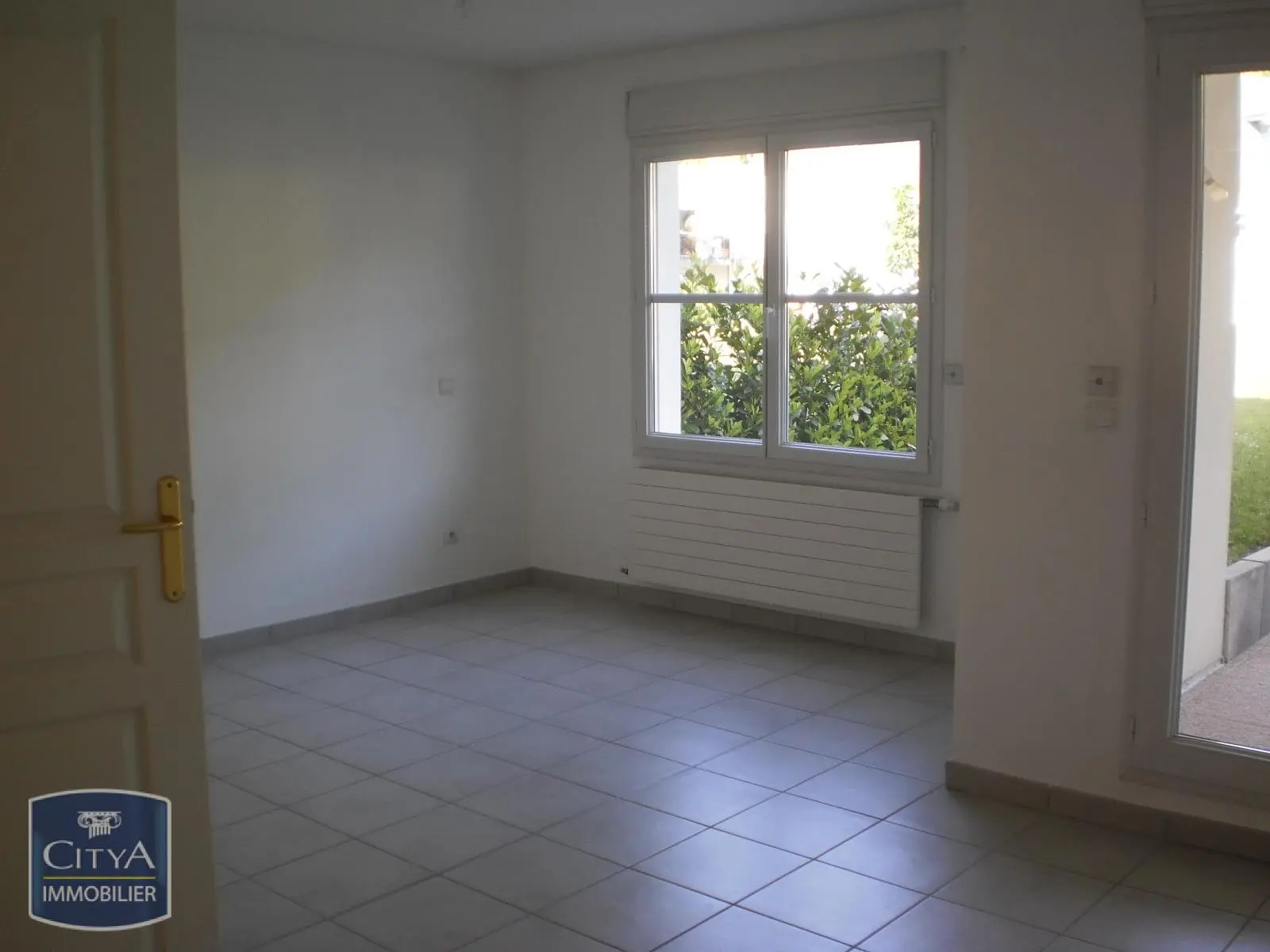 Photo 2 Appartement 1 pièce 27.4m²