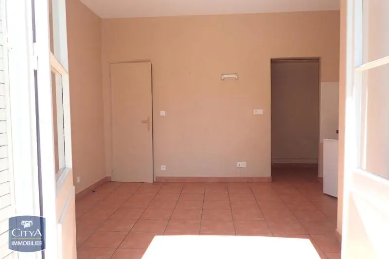 Photo 1 Appartement 1 pièce 20.47m²
