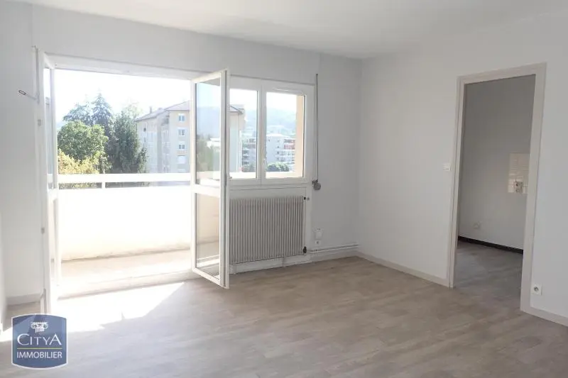 Photo 1 Appartement 1 pièce 28m²