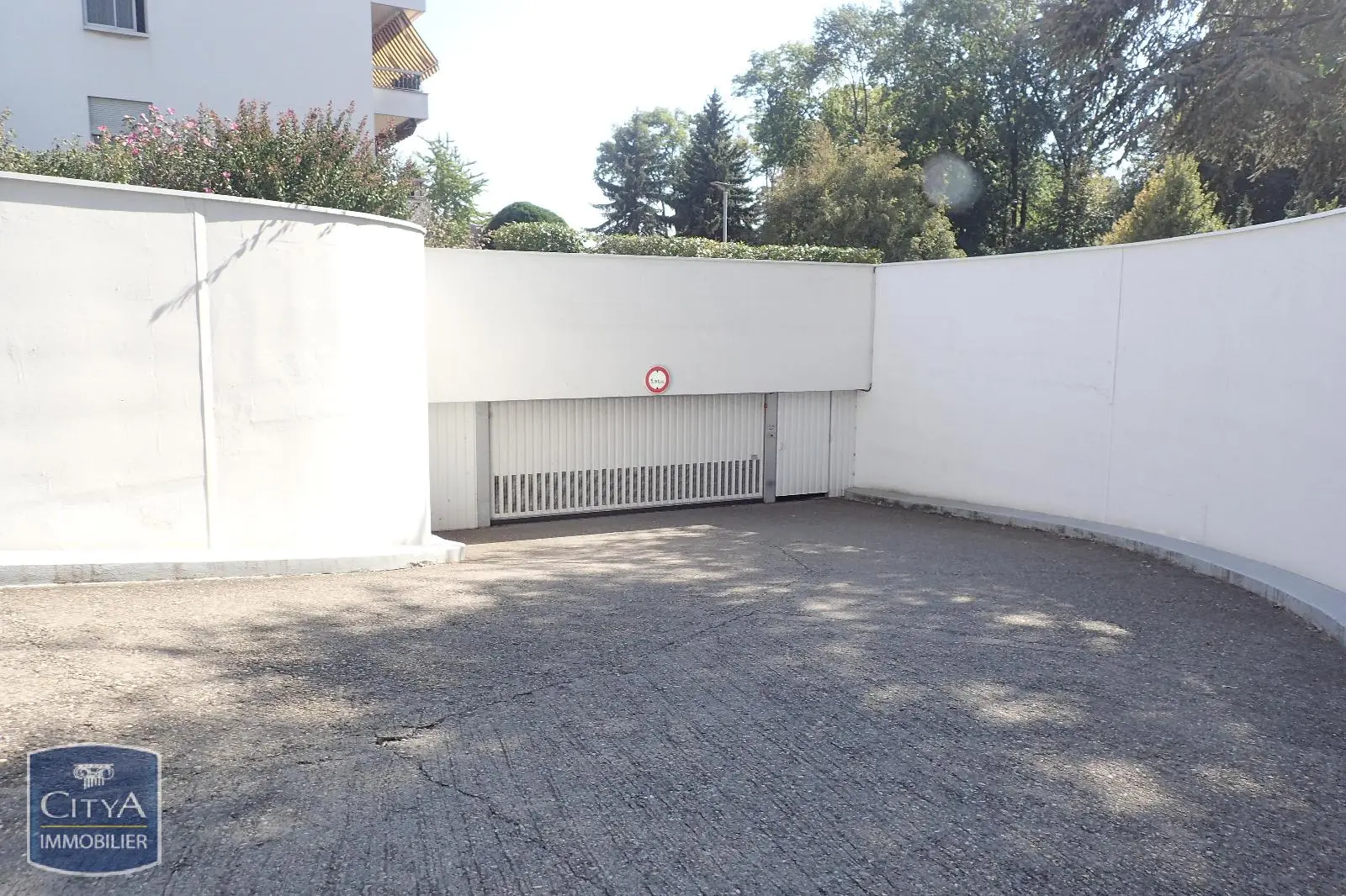 Photo 2 Parking 13m²