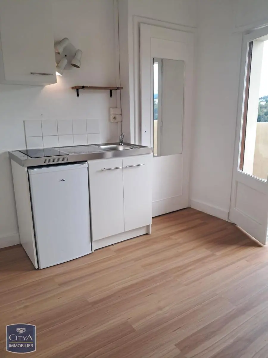 Photo 2 Appartement 1 pièce 10.13m²