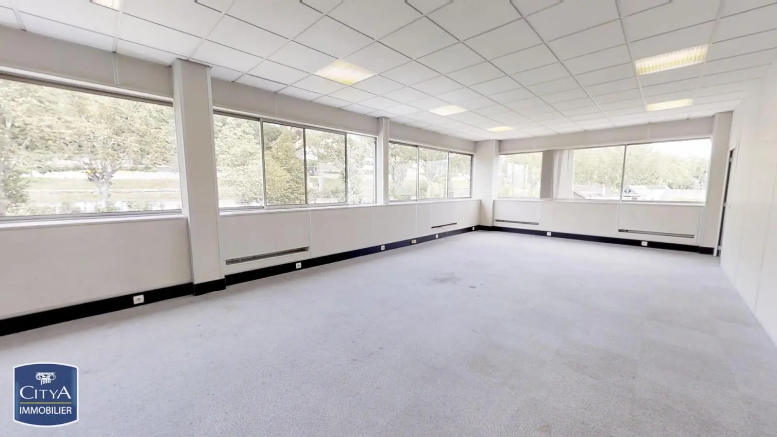 Photo 4 Local Commercial