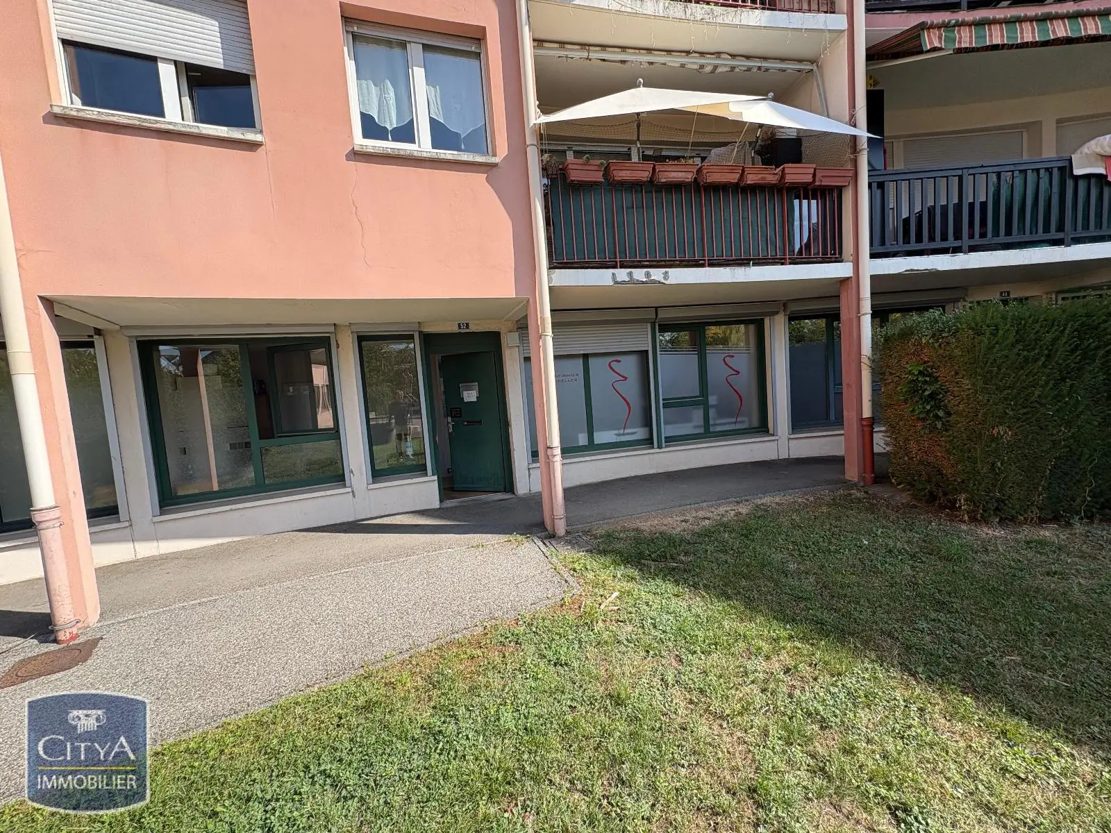 Photo 1 Local Professionnel 2 pièces 35m²