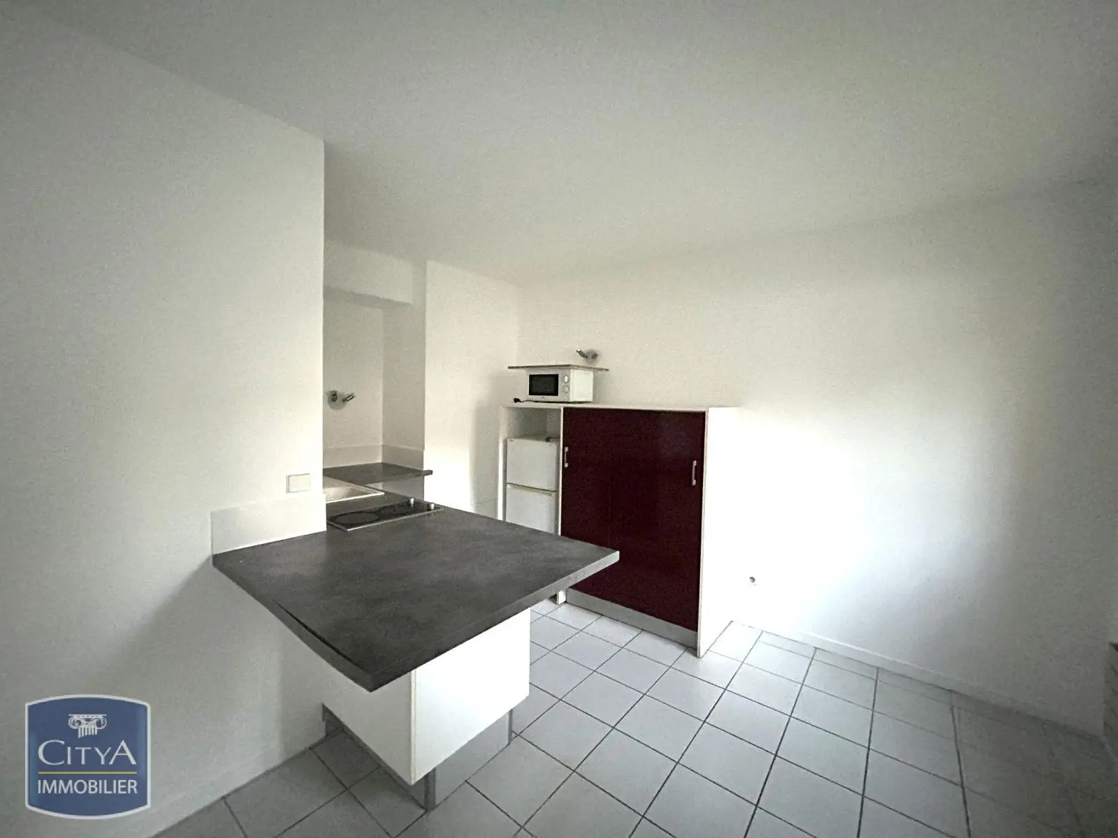 Photo 2 Appartement 1 pièce 27.81m²