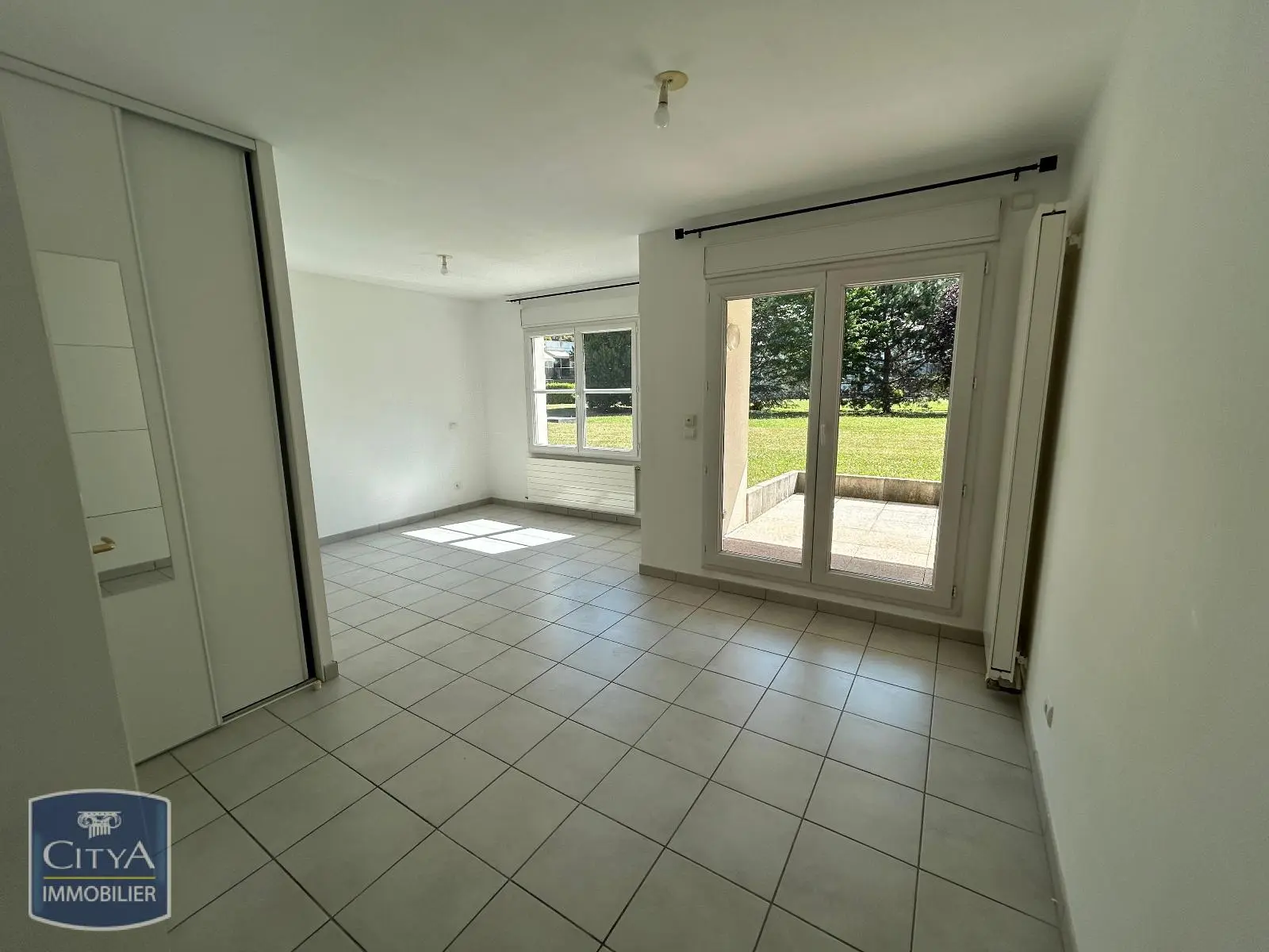 Photo 1 Appartement 1 pièce 27.4m²